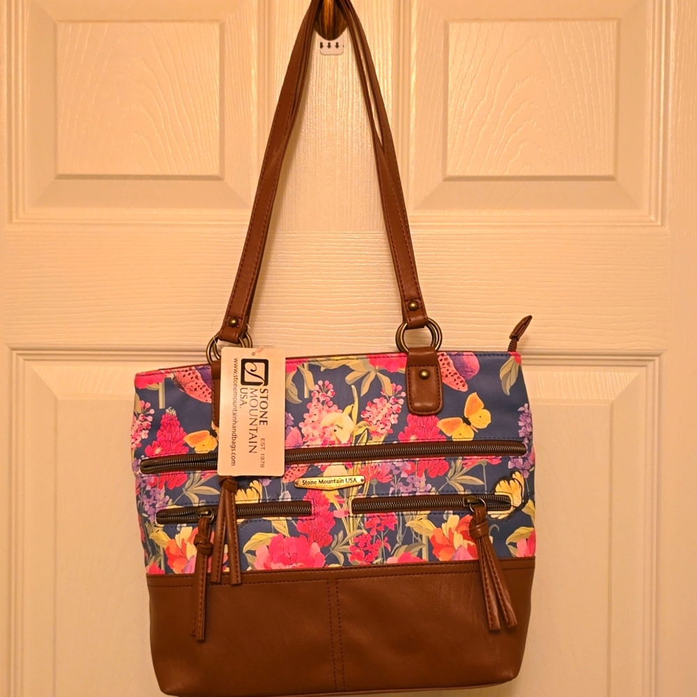 NWT Womens Stone Mountain USA Purse